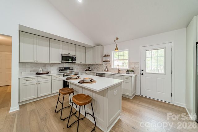 902 Cornelius Road, Mooresville, NC 28117