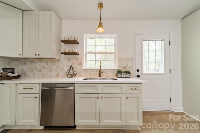 902 Cornelius Road, Mooresville, NC 28117