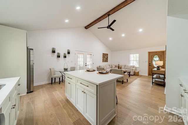 902 Cornelius Road, Mooresville, NC 28117