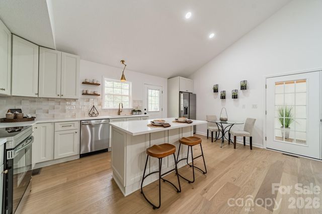 902 Cornelius Road, Mooresville, NC 28117