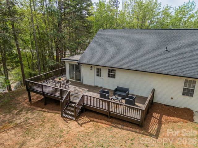 902 Cornelius Road, Mooresville, NC 28117