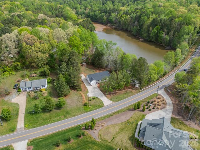 902 Cornelius Road, Mooresville, NC 28117