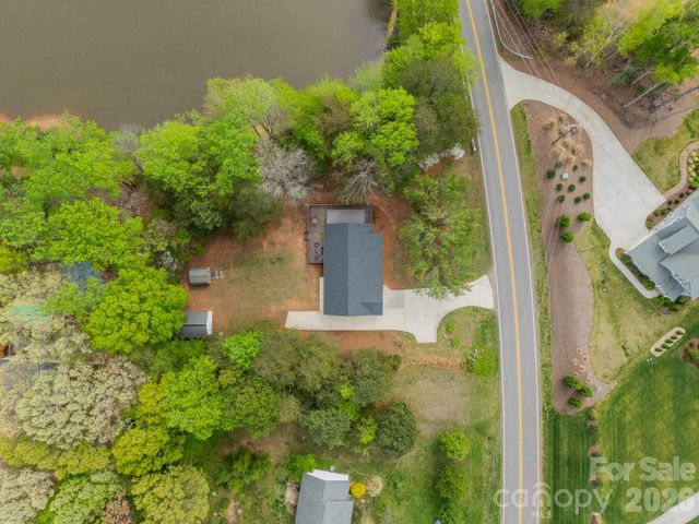 902 Cornelius Road, Mooresville, NC 28117