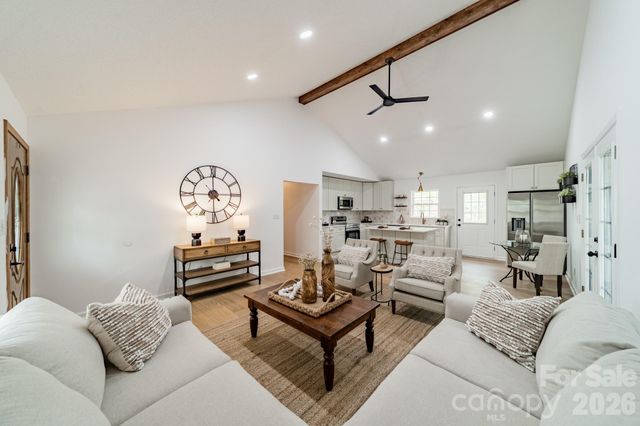 902 Cornelius Road, Mooresville, NC 28117