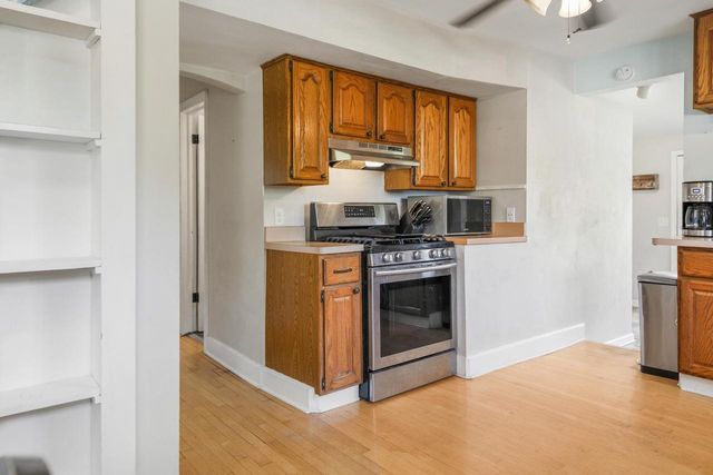 2905 S 95th STREET, West Allis, WI 53227