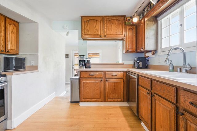 2905 S 95th STREET, West Allis, WI 53227