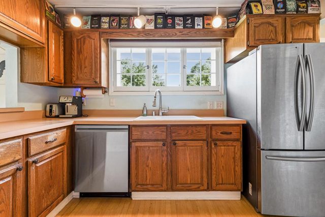 2905 S 95th STREET, West Allis, WI 53227