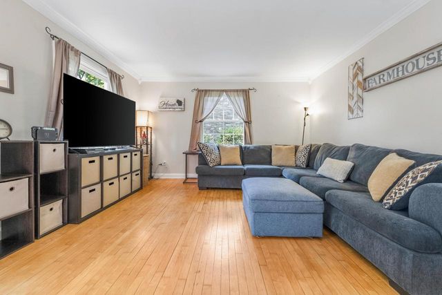 2905 S 95th STREET, West Allis, WI 53227
