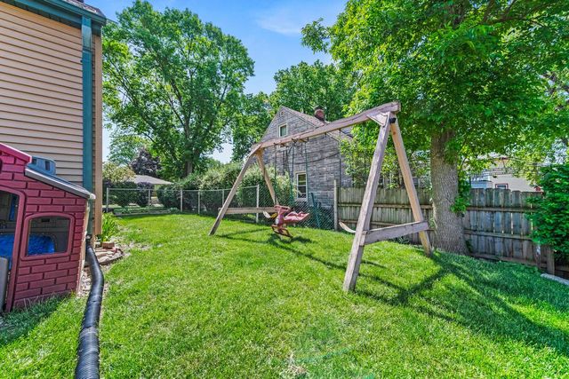 2905 S 95th STREET, West Allis, WI 53227