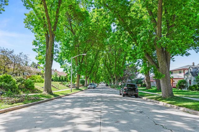 2905 S 95th STREET, West Allis, WI 53227