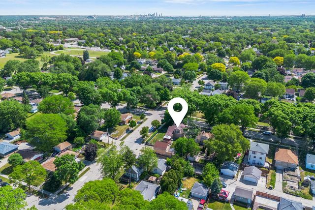 2905 S 95th STREET, West Allis, WI 53227