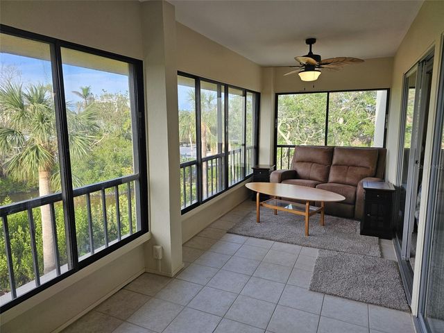 225 HOURGLASS WAY 303, Sarasota, FL 34242