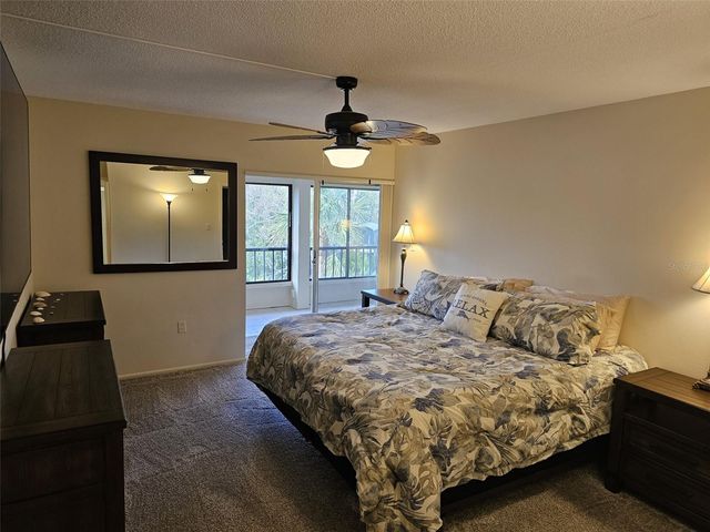 225 HOURGLASS WAY 303, Sarasota, FL 34242