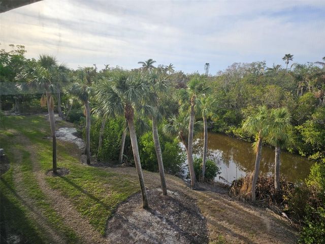 225 HOURGLASS WAY 303, Sarasota, FL 34242