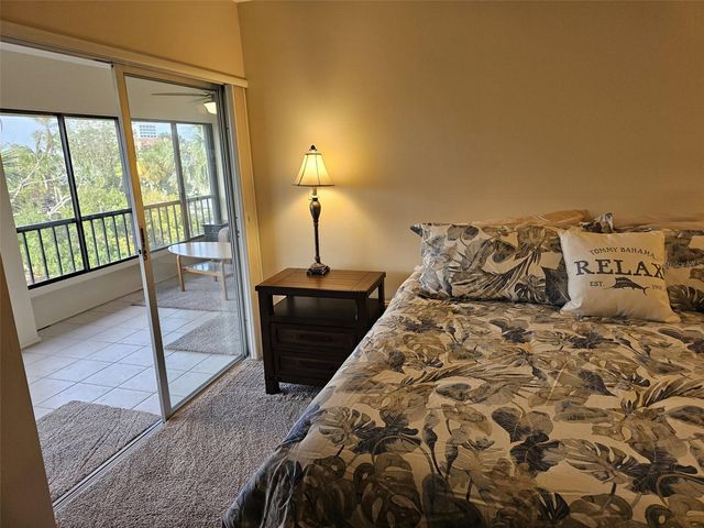 225 HOURGLASS WAY 303, Sarasota, FL 34242