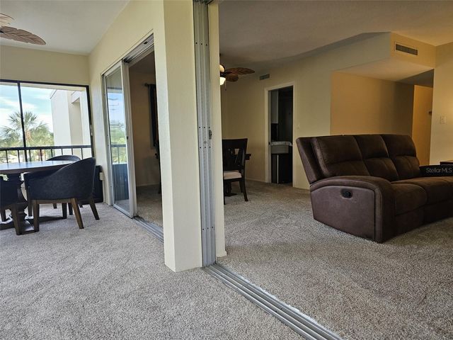 225 HOURGLASS WAY 303, Sarasota, FL 34242