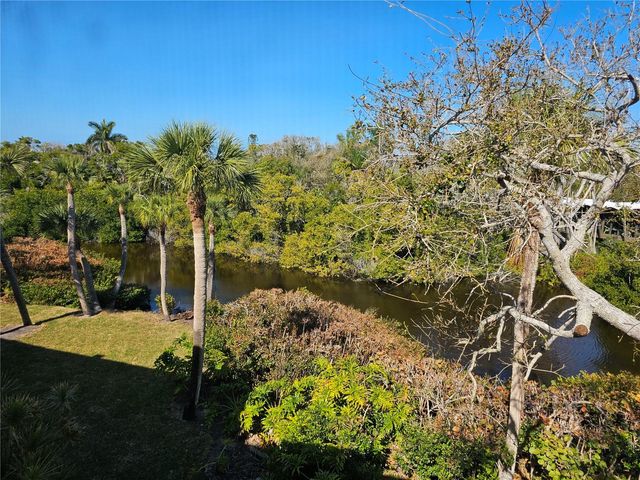 225 HOURGLASS WAY 303, Sarasota, FL 34242
