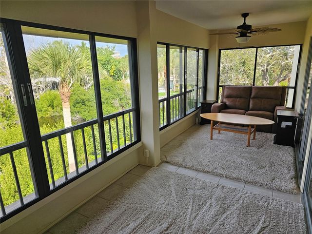 225 HOURGLASS WAY 303, Sarasota, FL 34242