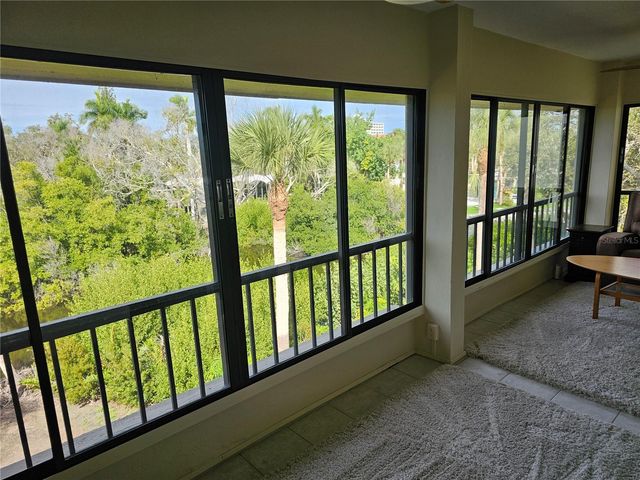 225 HOURGLASS WAY 303, Sarasota, FL 34242
