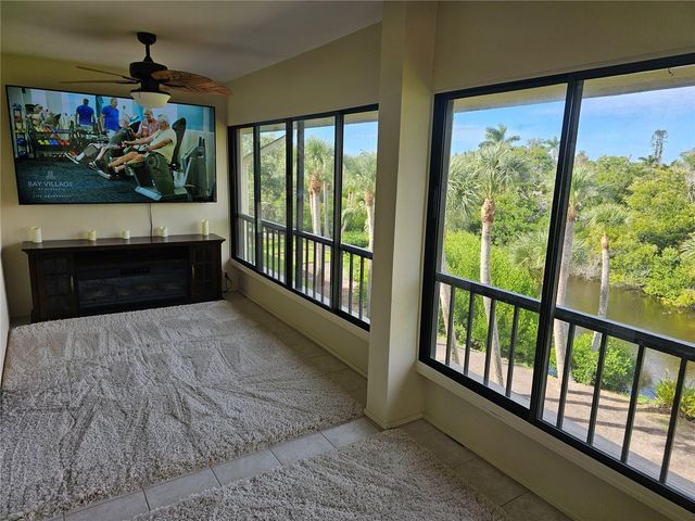 225 HOURGLASS WAY 303, Sarasota, FL 34242