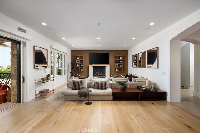 9 Pelican Crest Drive, Newport Coast, CA 92657