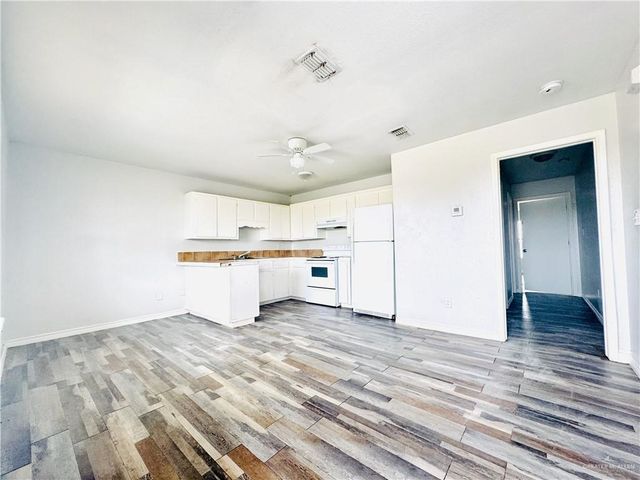 3304 N Palm Leaf Circle, Mission, TX 78574