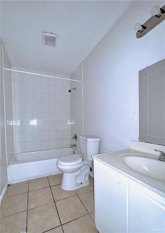 3304 N Palm Leaf Circle, Mission, TX 78574