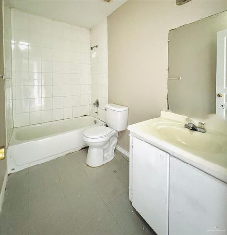 3304 N Palm Leaf Circle, Mission, TX 78574