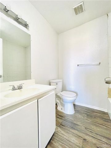 3304 N Palm Leaf Circle, Mission, TX 78574