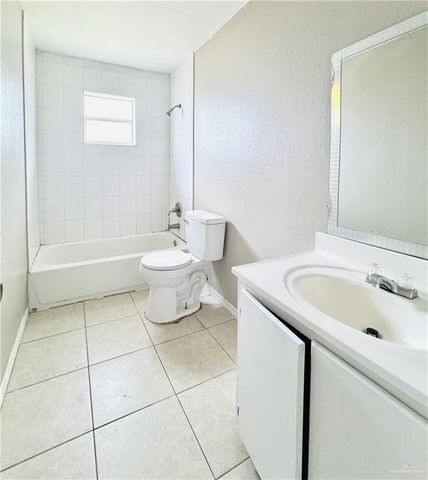 3304 N Palm Leaf Circle, Mission, TX 78574