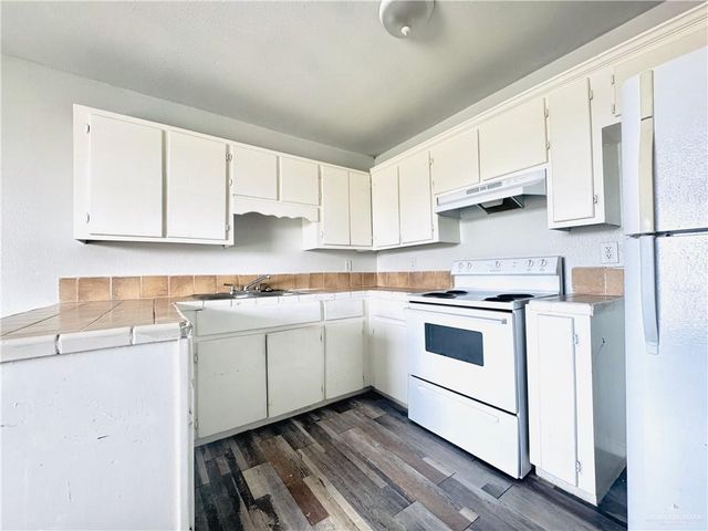 3304 N Palm Leaf Circle, Mission, TX 78574