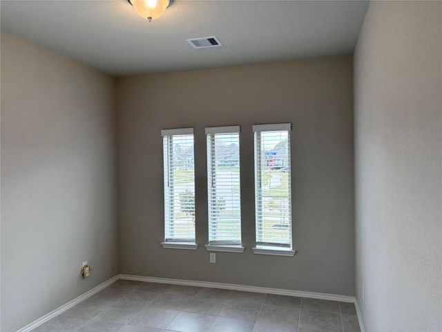 323 Avenue B, Richmond, TX 77406