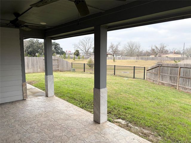 323 Avenue B, Richmond, TX 77406
