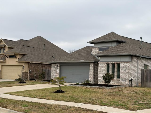 323 Avenue B, Richmond, TX 77406