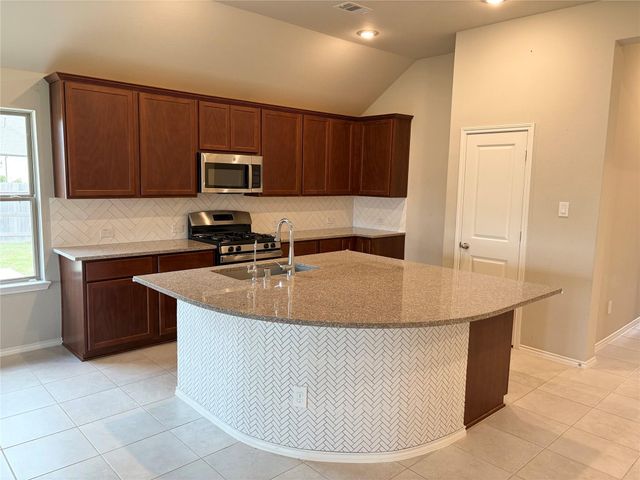 323 Avenue B, Richmond, TX 77406