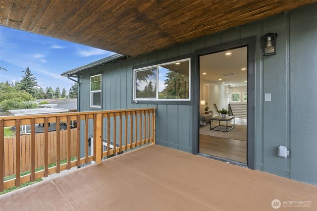 111 Tule Lake Road E, Tacoma, WA 98445