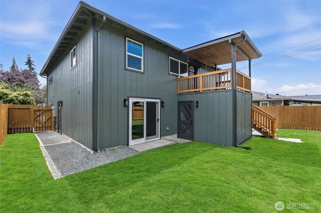 111 Tule Lake Road E, Tacoma, WA 98445