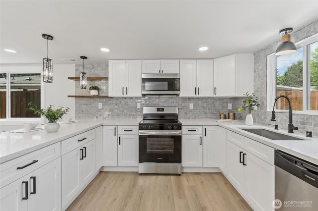 111 Tule Lake Road E, Tacoma, WA 98445