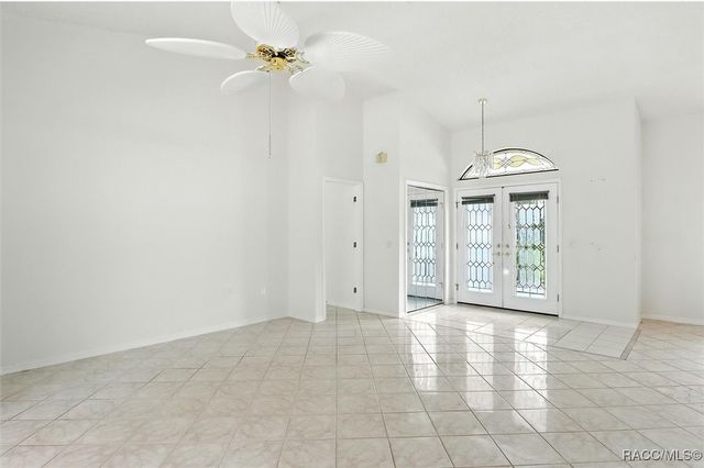 111 Douglas Street, Homosassa, FL 34446