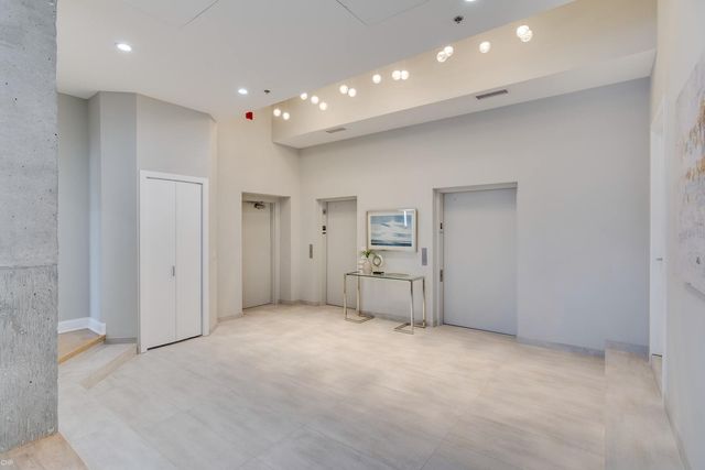 200 N Dearborn Street 4700, Chicago, IL 60601
