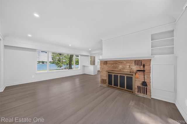 2079 Klingensmith Road, Bloomfield Charter Township, MI 48302