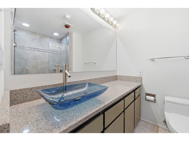 17243 Se OATFIELD Rd, Milwaukie, OR 97267