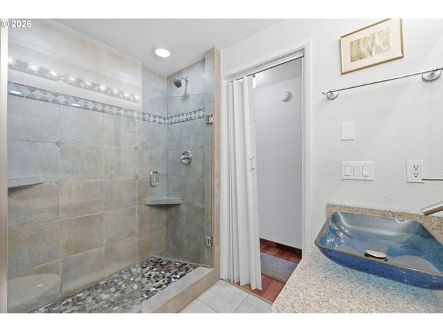 17243 Se OATFIELD Rd, Milwaukie, OR 97267