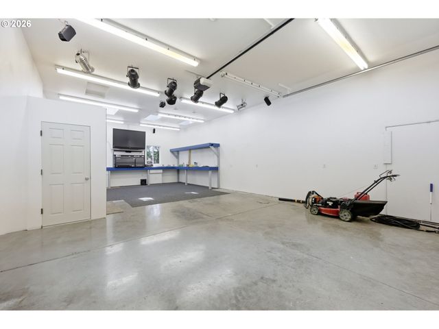 17243 Se OATFIELD Rd, Milwaukie, OR 97267
