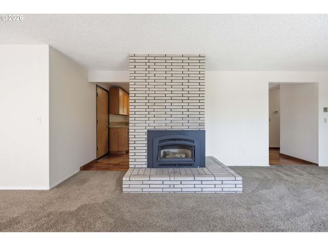 17243 Se OATFIELD Rd, Milwaukie, OR 97267