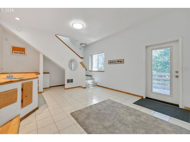 17243 Se OATFIELD Rd, Milwaukie, OR 97267
