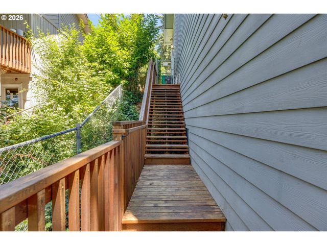 17243 Se OATFIELD Rd, Milwaukie, OR 97267