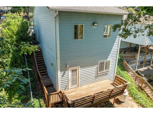 17243 Se OATFIELD Rd, Milwaukie, OR 97267