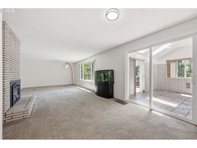 17243 Se OATFIELD Rd, Milwaukie, OR 97267