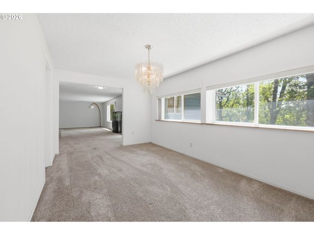 17243 Se OATFIELD Rd, Milwaukie, OR 97267